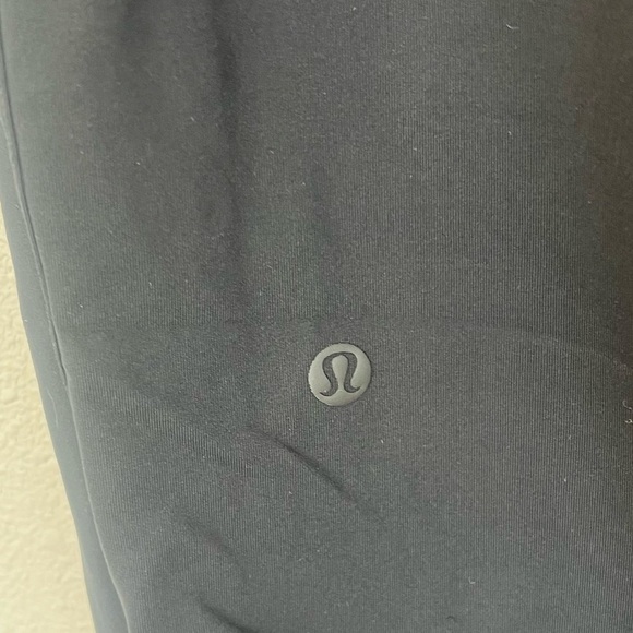 Lululemon Greatest Stride Pant 31" Black Zip Ankle Activewear Workout Women’s 4 - Picture 11 of 12